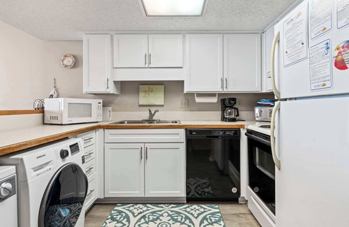 Windy Hill Apartment | "The Salty Compass" 3 Bedroom Ocean Front View