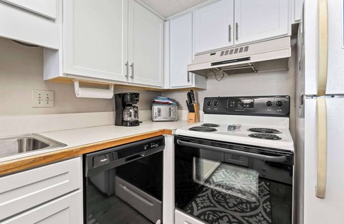 Windy Hill Apartment | "The Salty Compass" 3 Bedroom Ocean Front View