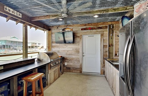 Rockport Cottage | The Salty Dog at Copano Bay