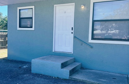 Ozona Villa | The Salty Pelican on the Pinellas Trail