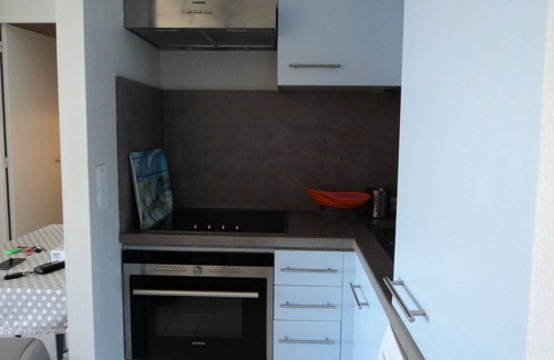 Frejus Plage Apartment | The sandy beach and the sea at your feet