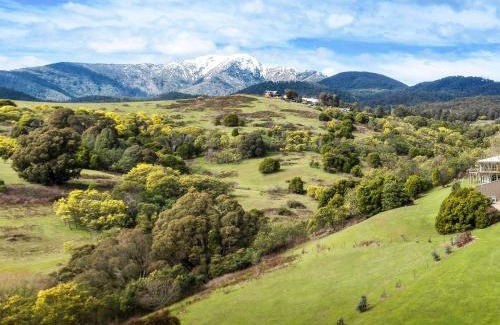 Merrijig Hotel | The Sebel Pinnacle Valley