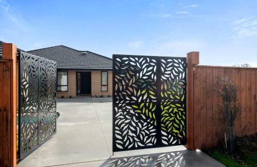 Reporoa House | The Settlers Stay - Reporoa Holiday Home