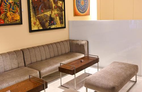 Kemps Corner Hotel | The Shalimar Hotel, Kemps Corner