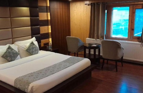 Srinagar Hotel | The Shaw Resort