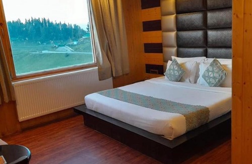 Srinagar Hotel | The Shaw Resort