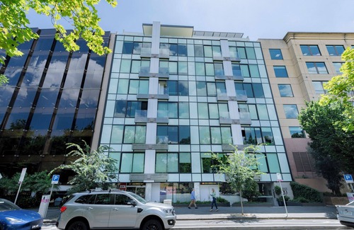 Melbourne Apartment | The SHRINE Apartment