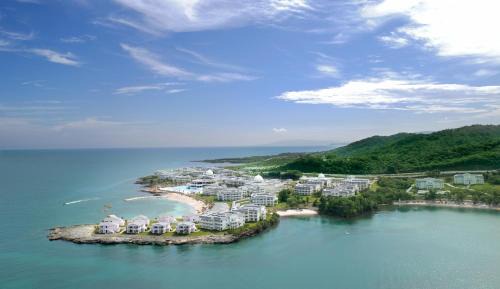 Lucea Resort | The Signature Level at Grand Palladium Lady Hamilton Resort & Spa- All Inclusive
