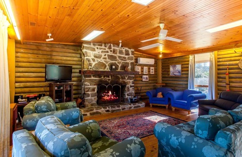 Langwarrin South Cabin | The Sixth Hole @Kanturk Country Retreat
