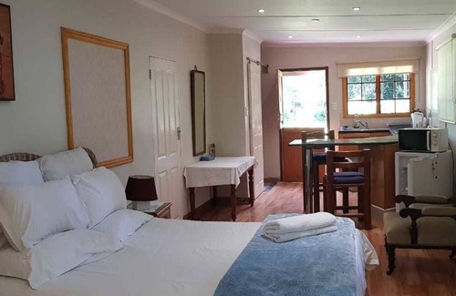 Pietermaritzburg Bed & Breakfast | The Sleeping Bao B&B