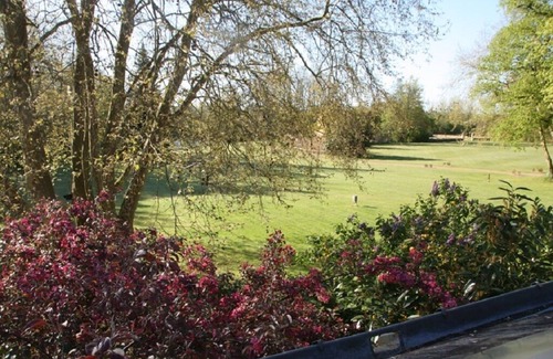 Sille-le-Philippe Apartment | The small farm apartment at Château de Chanteloup