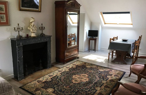 Sille-le-Philippe Apartment | The small farm apartment at Château de Chanteloup
