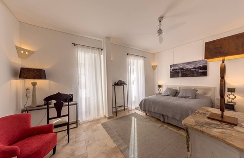 Senglea Hotel | The Snop House