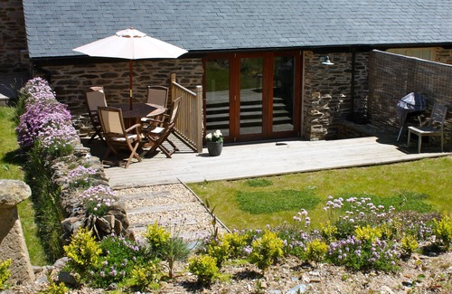 Saint Goran House | The Snug - Beautiful Grade 2 listed barn conversion