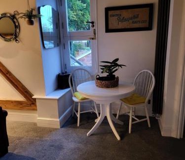 Norwich Apartment | The Snug Free Off Road Parking