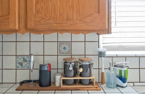Redding House | The Songbird 99: Pool, Hot Tub, Pet Friendly, EV