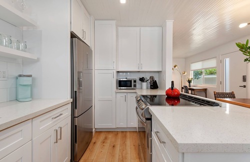 Carpinteria Apartment | The Soul of Carp! 2BD 1BA, 2 Blocks to Beach, Walk Everywhere!