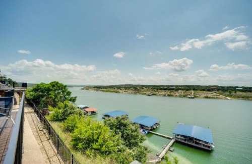 Briarcliff Apartment | The South Shore of Lake Travis Spicewood Condo