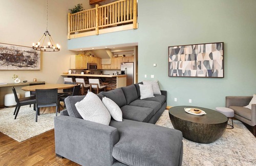 Warrior's Mark Condo | The Spacious Corral - Steps to Lifts and Main St!