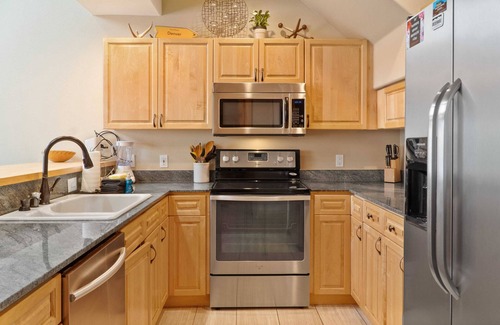 Warrior's Mark Condo | The Spacious Corral - Steps to Lifts and Main St!