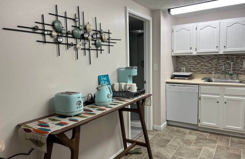 Hastings Apartment | The Spacious Surprise-Family and Long-Term Stays Welcome. Cozy & Pet-Friendly!