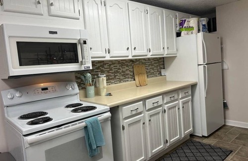 Hastings Apartment | The Spacious Surprise-Family and Long-Term Stays Welcome. Cozy & Pet-Friendly!