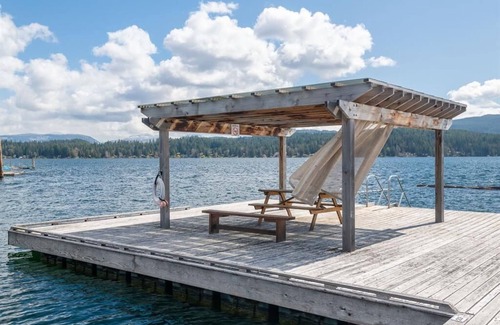 Port Alberni Cabin | The Spot on Sproat Lake