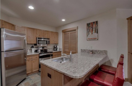 River Run Condo | The Springs, Extra Large Condo. Cool winter deals!