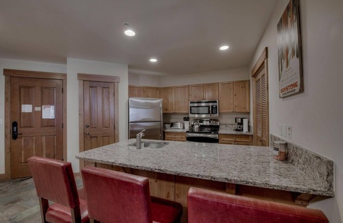River Run Condo | The Springs, Extra Large Condo. Cool winter deals!