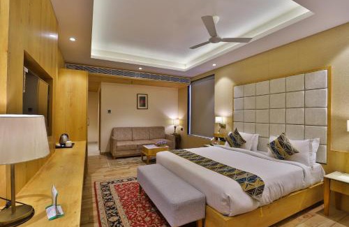 Somnath Hotel | The Square Somnath
