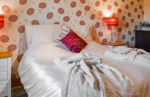 Great Hatfield House | The Stables At Grange Barn