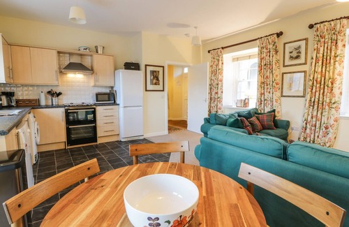 Newbridge Cottage | THE STABLES, romantic, with a garden in Dalswinton