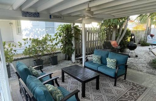 Pass-a-Grille House | The StarFish Bungalow 1B/1B