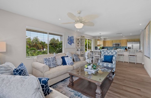 Mid Island Apartment | The Strawberry Daiquiri at Lazy Way