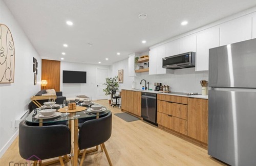 Jasper Place Condo | The Suite Escape | 2 BD | Near WEM & DT | Sleeps 5