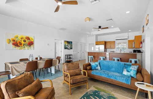 Cockburn Town House | The Sunflower Villa – 3BR Beachfront in Grand Turk
