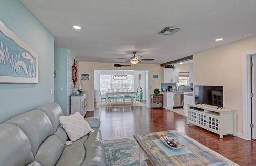 Jupiter House | The Sunkissed Southgate Beach House