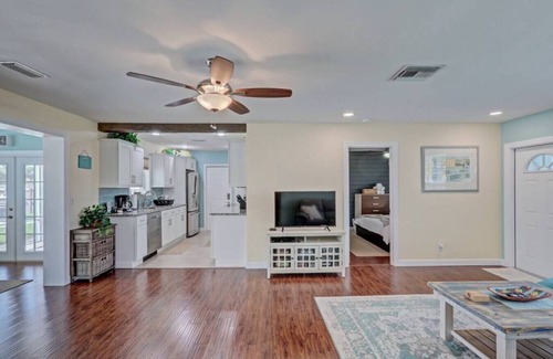 Jupiter House | The Sunkissed Southgate Beach House