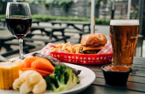 Broadmeadow Hotel | The Sunnyside Tavern, Broadmeadow