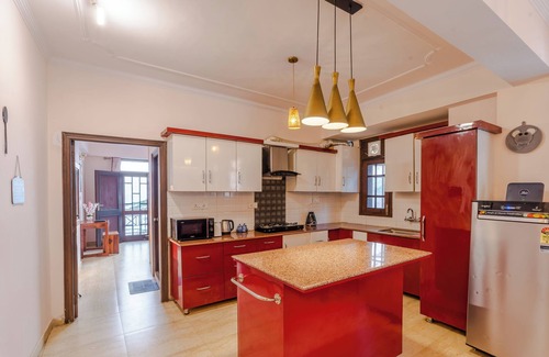 Shimla Apartment | The Sunset Abode Shimla 4BR Valley Views