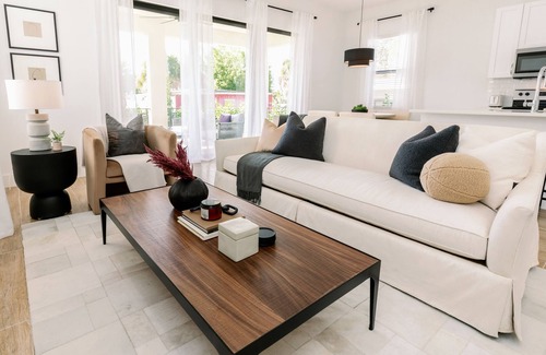East Naples House | THE TERRANOVA, Heated Pool, 10 Min to 5th Ave/Beachn5 min to US Open Pickleball