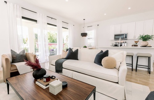 East Naples House | THE TERRANOVA, Heated Pool, 10 Min to 5th Ave/Beachn5 min to US Open Pickleball