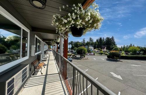 Regional District of Nanaimo Hotel | The Tide's Inn