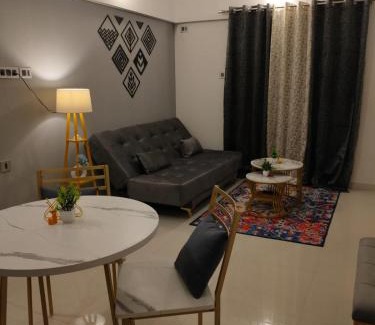 Pune Apartment | The Touch Of Grey 1BHK SUITE 12Floor 2 Balcony