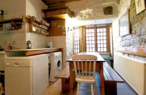 Airth House | The Tower at Plane Castle - Sleeps 4 - Pets Ok