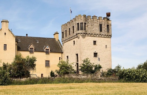 Airth House | The Tower at Plane Castle - Sleeps 4 - Pets Ok