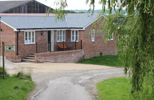 West Knoyle Cottage | THE TRACTOR SHED, pet friendly, with a garden in Shaftesbury