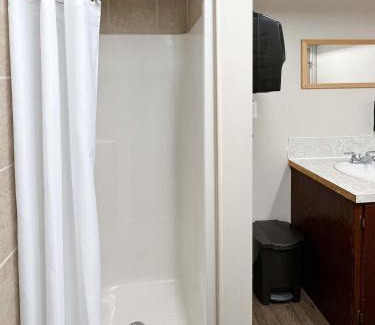 Saskatchewan Hotel | The Trail Inn - Yarbo, SK - Near Esterhazy & Mosaic K1, K2, & K3