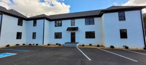 Tazewell Apartment | The Traveler On Main - Suite 1