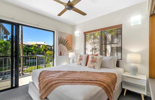 Trinity Beach Apartment | The Trinity Duo - Resort Comfort near Beach & Dining